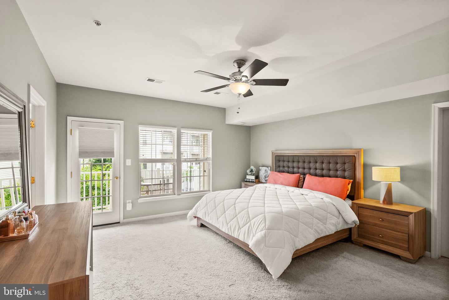 7921 CRESCENT PARK DR, GAINESVILLE, Virginia 20155, 2 Bedrooms Bedrooms, ,2 BathroomsBathrooms,Residential,For sale,7921 CRESCENT PARK DR,VAPW2095882 MLS # VAPW2095882