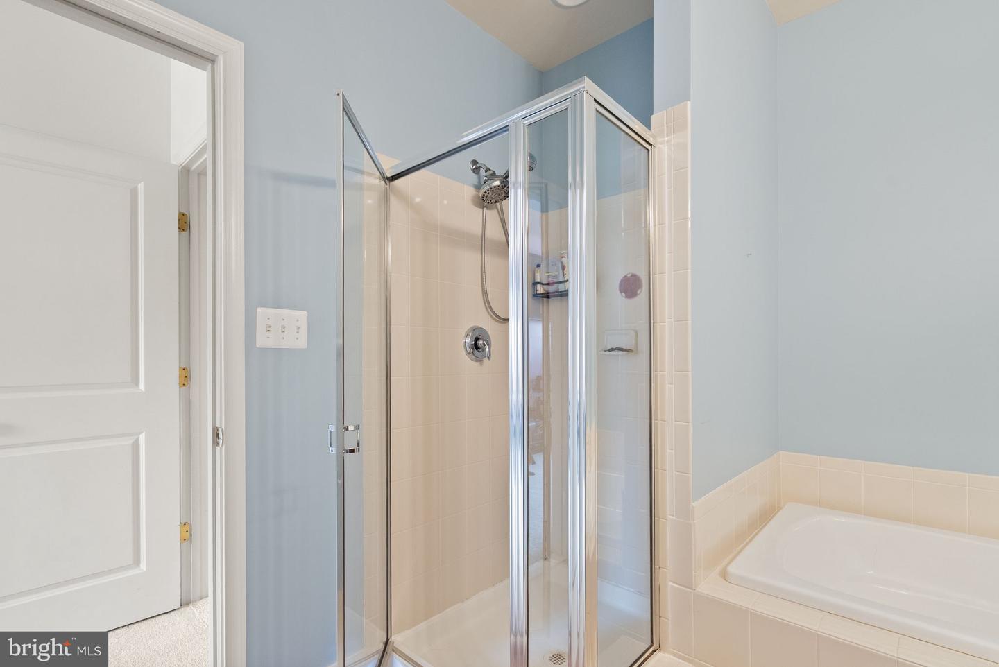 7921 CRESCENT PARK DR, GAINESVILLE, Virginia 20155, 2 Bedrooms Bedrooms, ,2 BathroomsBathrooms,Residential,For sale,7921 CRESCENT PARK DR,VAPW2095882 MLS # VAPW2095882