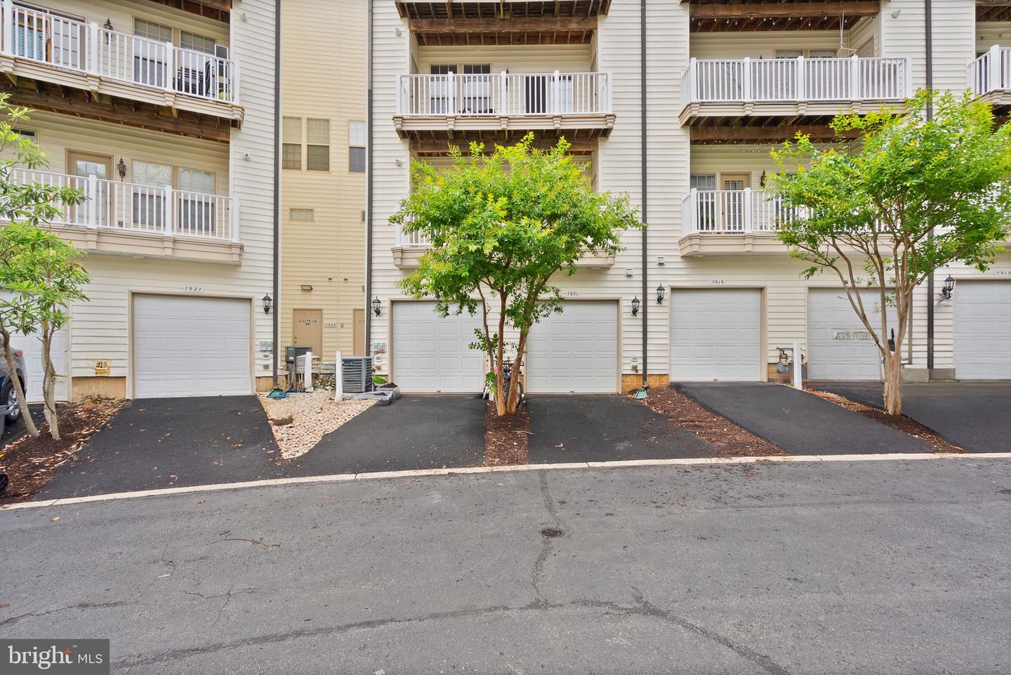 7921 CRESCENT PARK DR, GAINESVILLE, Virginia 20155, 2 Bedrooms Bedrooms, ,2 BathroomsBathrooms,Residential,For sale,7921 CRESCENT PARK DR,VAPW2095882 MLS # VAPW2095882