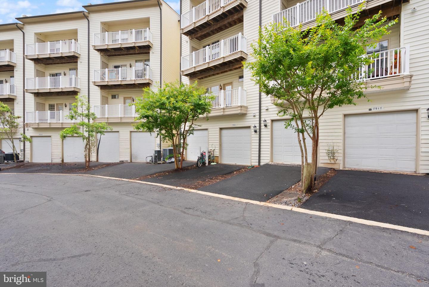 7921 CRESCENT PARK DR, GAINESVILLE, Virginia 20155, 2 Bedrooms Bedrooms, ,2 BathroomsBathrooms,Residential,For sale,7921 CRESCENT PARK DR,VAPW2095882 MLS # VAPW2095882