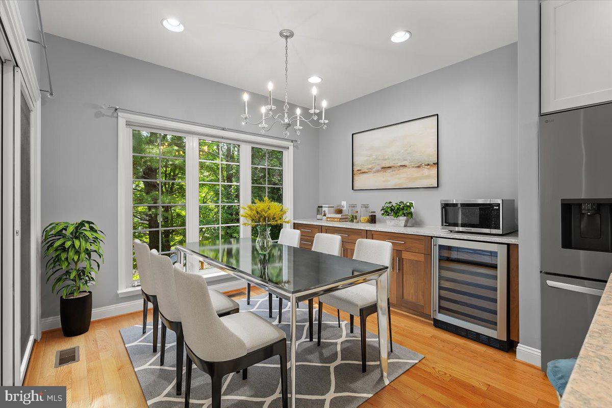 4025 QUIET CREEK DR, FAIRFAX, Virginia 22033, 4 Bedrooms Bedrooms, ,3 BathroomsBathrooms,Residential,For sale,4025 QUIET CREEK DR,VAFX2244438 MLS # VAFX2244438