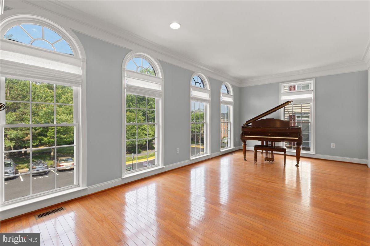 4025 QUIET CREEK DR, FAIRFAX, Virginia 22033, 4 Bedrooms Bedrooms, ,3 BathroomsBathrooms,Residential,For sale,4025 QUIET CREEK DR,VAFX2244438 MLS # VAFX2244438