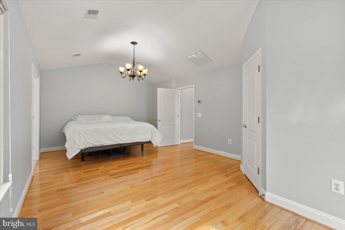 4025 QUIET CREEK DR, FAIRFAX, Virginia 22033, 4 Bedrooms Bedrooms, ,3 BathroomsBathrooms,Residential,For sale,4025 QUIET CREEK DR,VAFX2244438 MLS # VAFX2244438