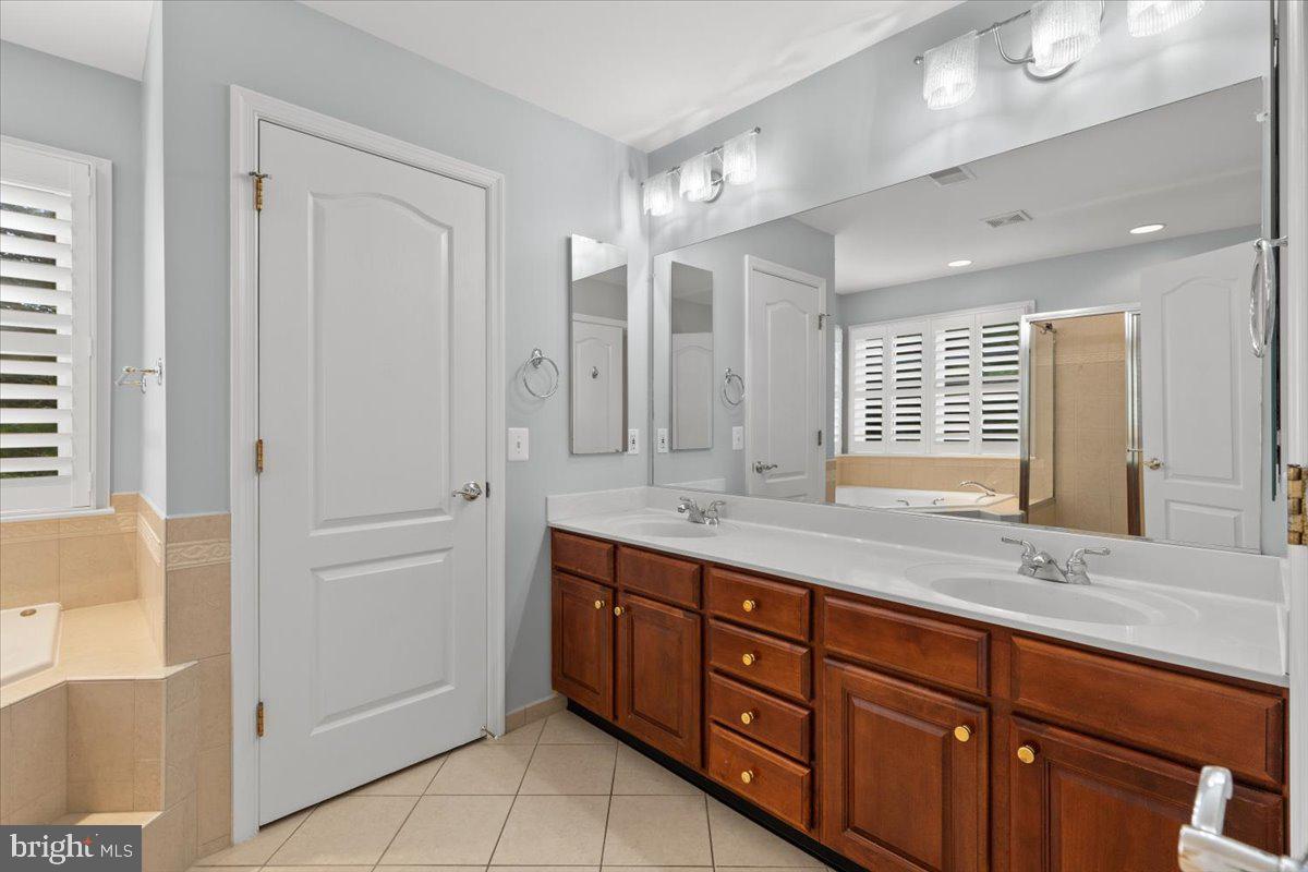 4025 QUIET CREEK DR, FAIRFAX, Virginia 22033, 4 Bedrooms Bedrooms, ,3 BathroomsBathrooms,Residential,For sale,4025 QUIET CREEK DR,VAFX2244438 MLS # VAFX2244438