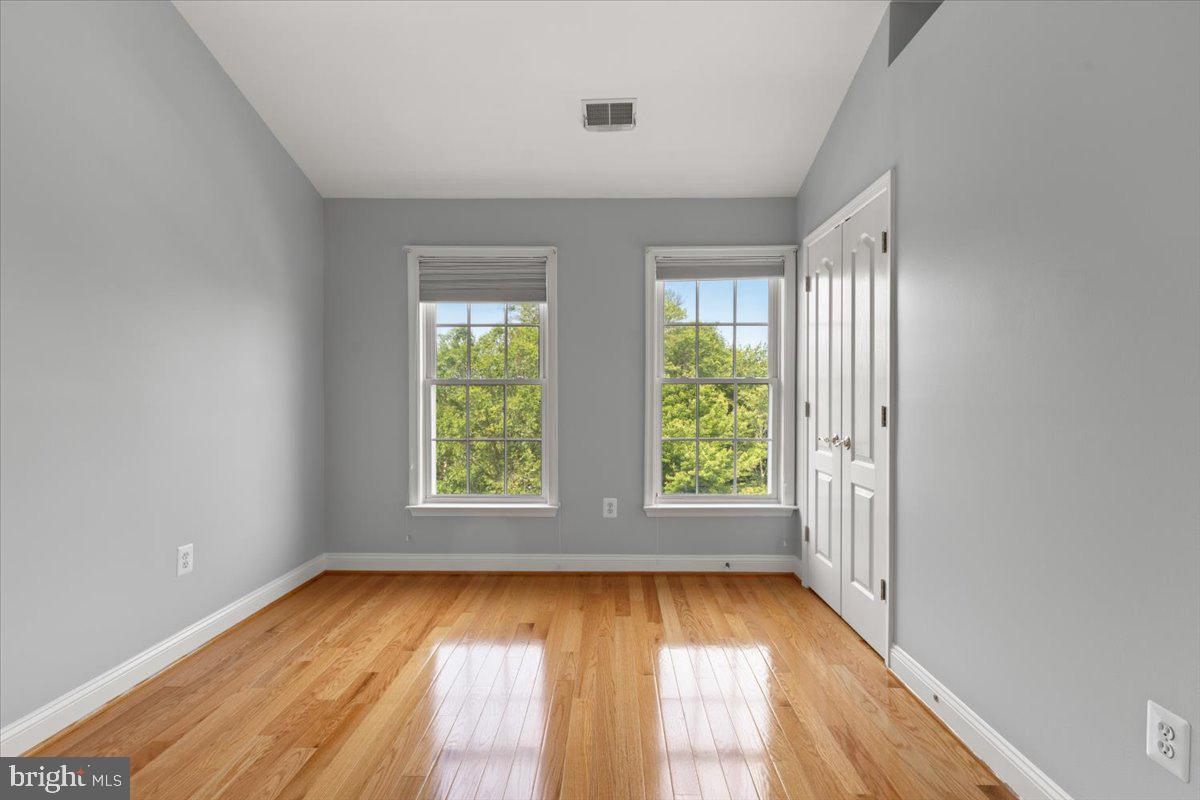 4025 QUIET CREEK DR, FAIRFAX, Virginia 22033, 4 Bedrooms Bedrooms, ,3 BathroomsBathrooms,Residential,For sale,4025 QUIET CREEK DR,VAFX2244438 MLS # VAFX2244438