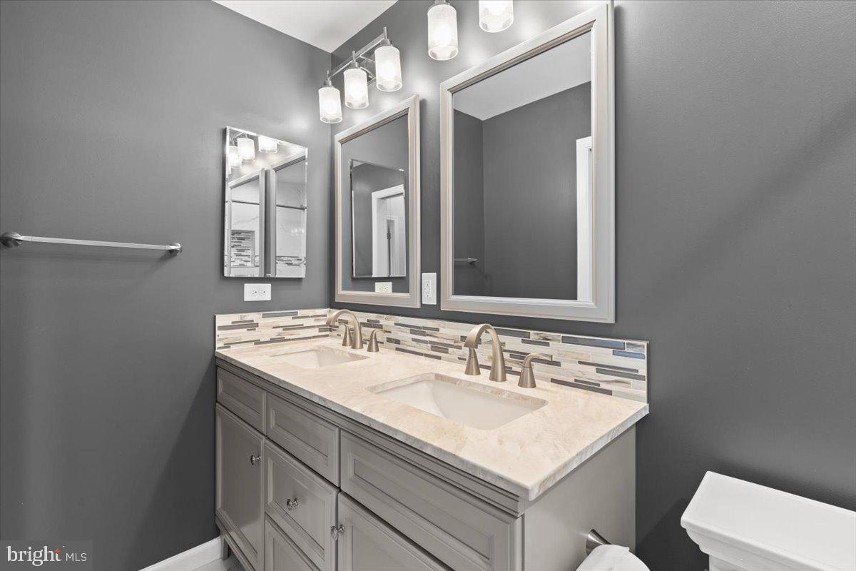4025 QUIET CREEK DR, FAIRFAX, Virginia 22033, 4 Bedrooms Bedrooms, ,3 BathroomsBathrooms,Residential,For sale,4025 QUIET CREEK DR,VAFX2244438 MLS # VAFX2244438