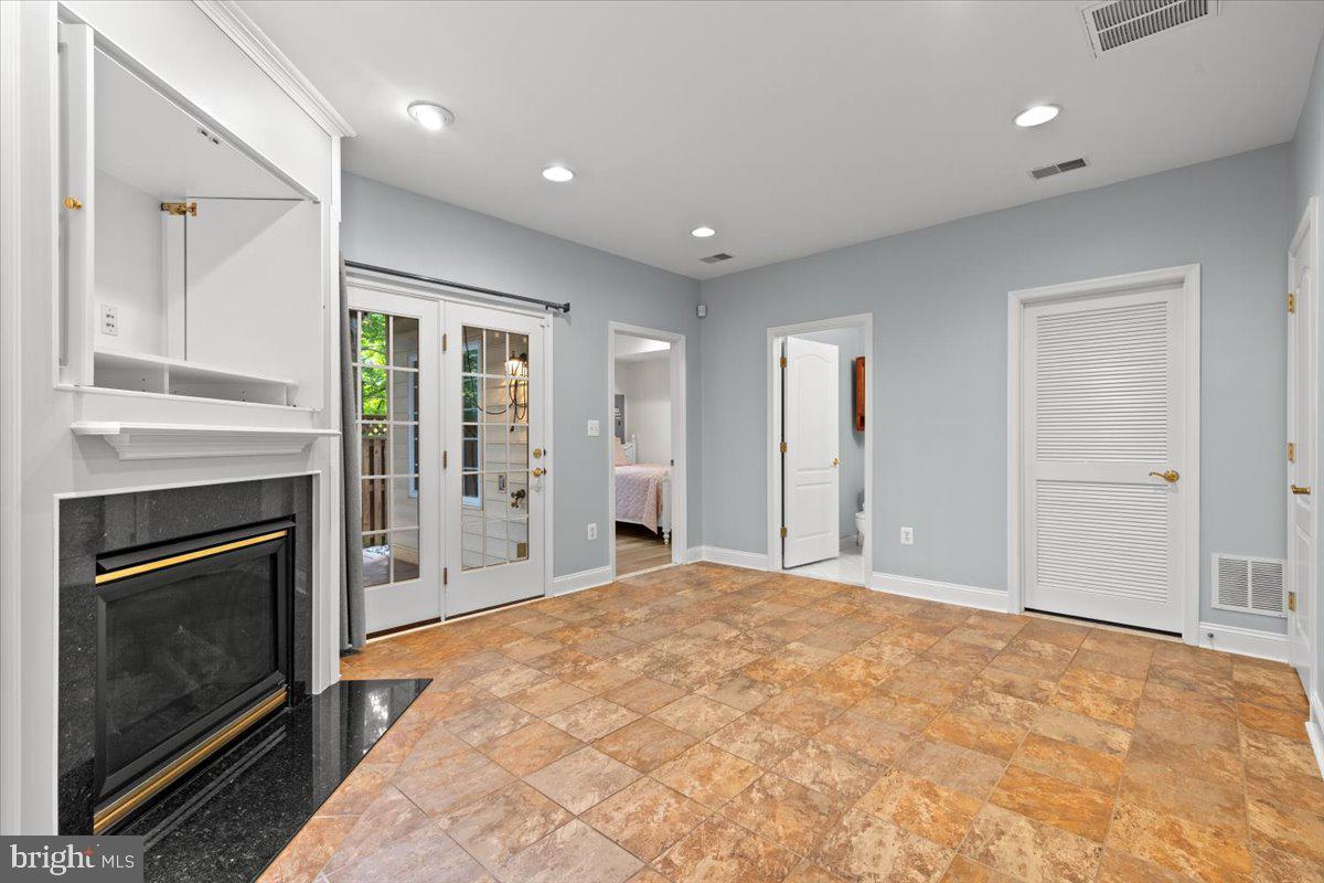 4025 QUIET CREEK DR, FAIRFAX, Virginia 22033, 4 Bedrooms Bedrooms, ,3 BathroomsBathrooms,Residential,For sale,4025 QUIET CREEK DR,VAFX2244438 MLS # VAFX2244438