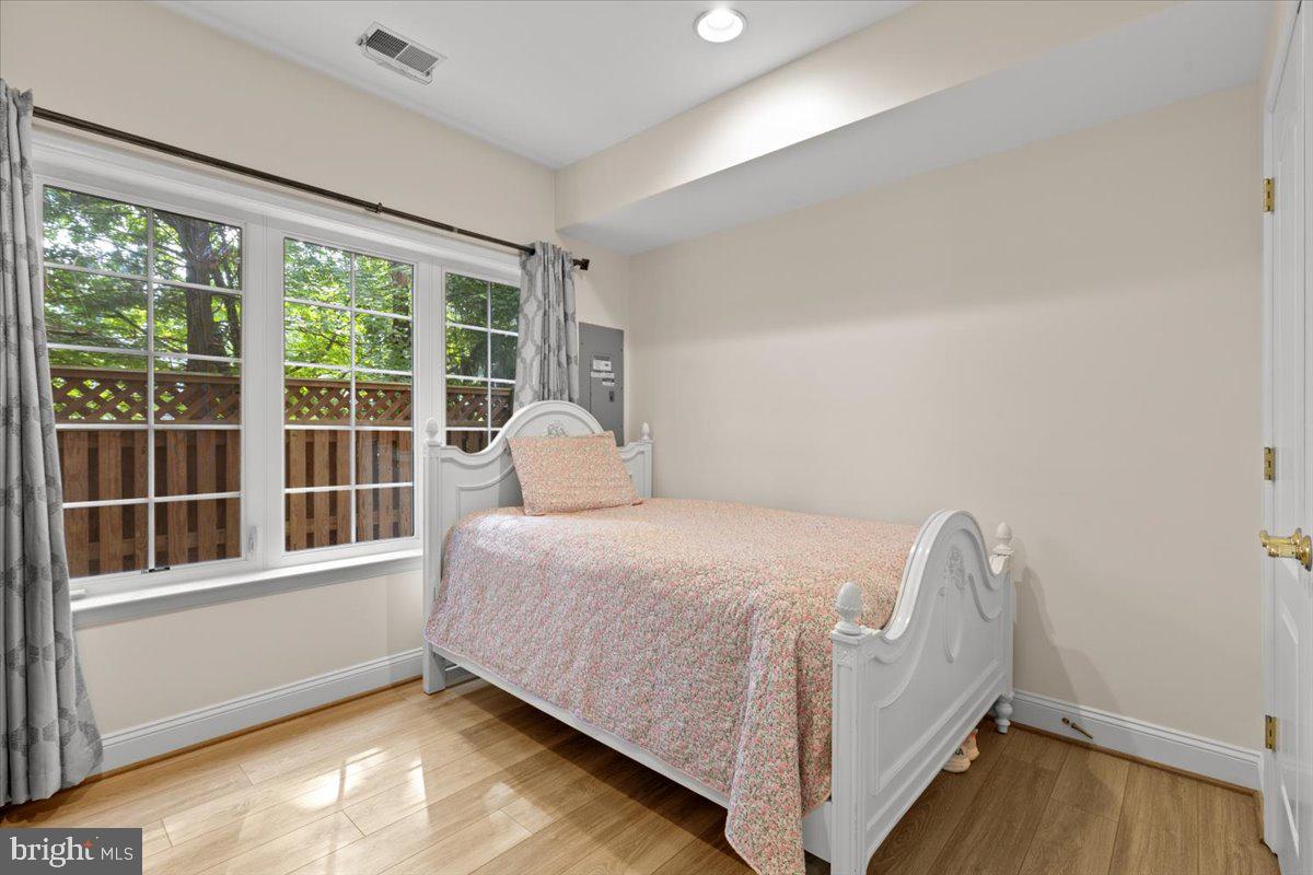 4025 QUIET CREEK DR, FAIRFAX, Virginia 22033, 4 Bedrooms Bedrooms, ,3 BathroomsBathrooms,Residential,For sale,4025 QUIET CREEK DR,VAFX2244438 MLS # VAFX2244438