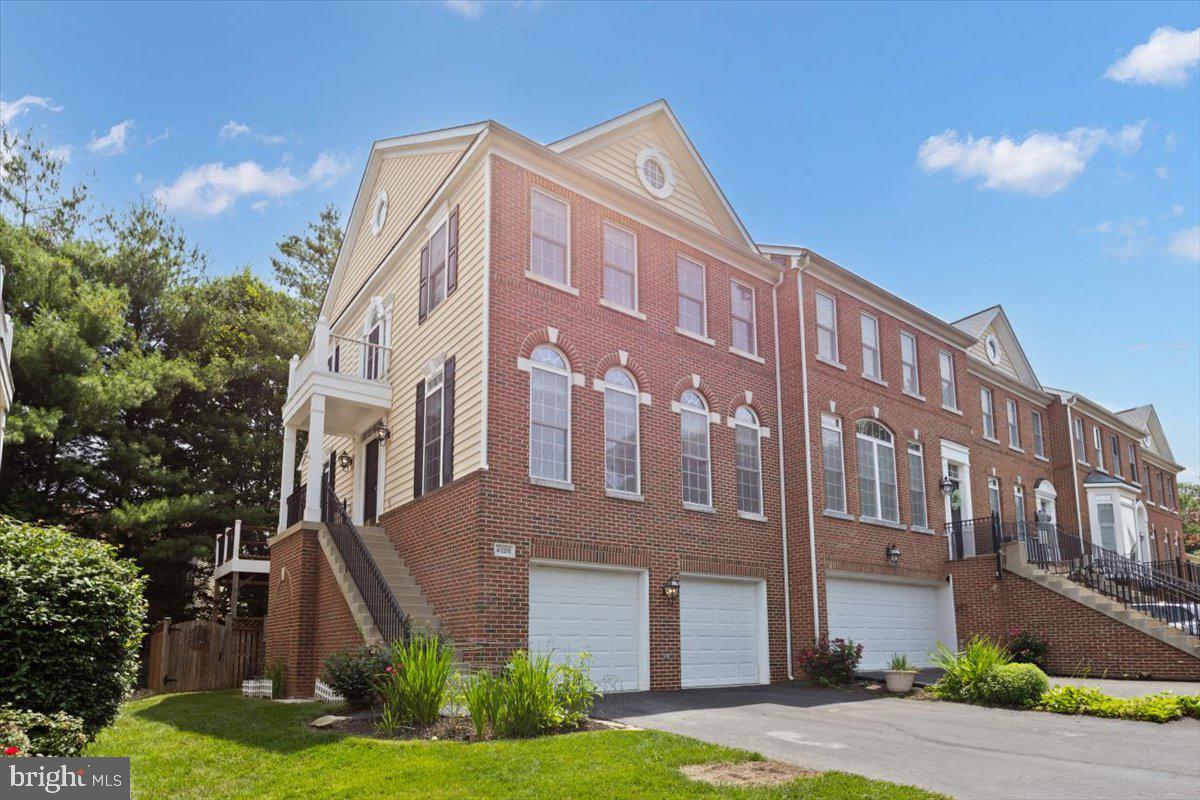 4025 QUIET CREEK DR, FAIRFAX, Virginia 22033, 4 Bedrooms Bedrooms, ,3 BathroomsBathrooms,Residential,For sale,4025 QUIET CREEK DR,VAFX2244438 MLS # VAFX2244438