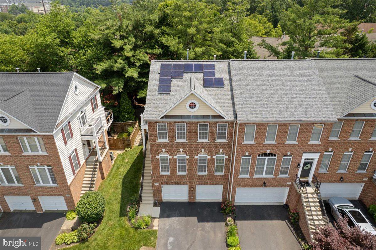 4025 QUIET CREEK DR, FAIRFAX, Virginia 22033, 4 Bedrooms Bedrooms, ,3 BathroomsBathrooms,Residential,For sale,4025 QUIET CREEK DR,VAFX2244438 MLS # VAFX2244438