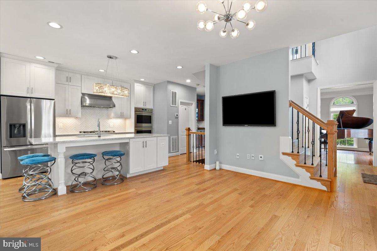 4025 QUIET CREEK DR, FAIRFAX, Virginia 22033, 4 Bedrooms Bedrooms, ,3 BathroomsBathrooms,Residential,For sale,4025 QUIET CREEK DR,VAFX2244438 MLS # VAFX2244438