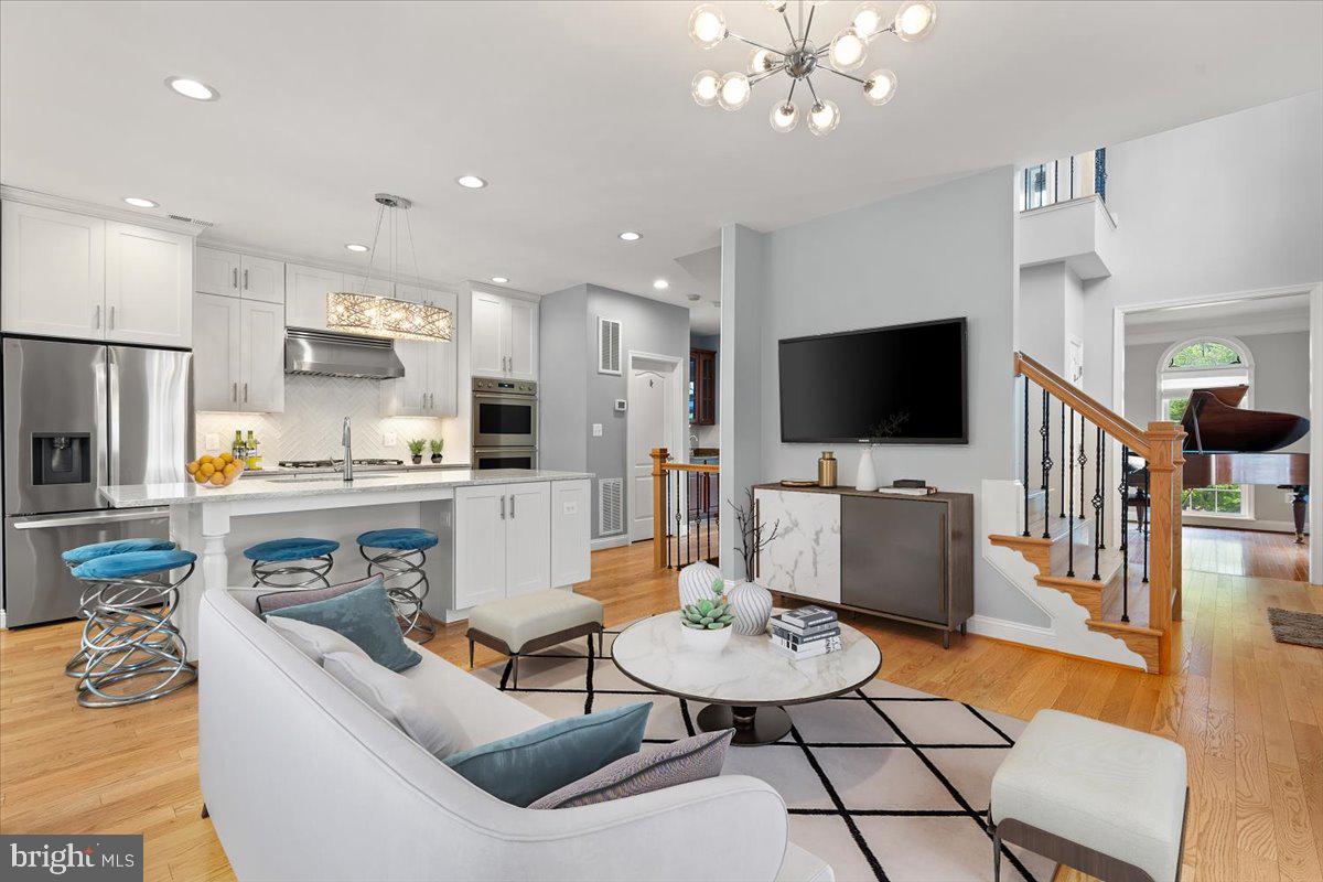4025 QUIET CREEK DR, FAIRFAX, Virginia 22033, 4 Bedrooms Bedrooms, ,3 BathroomsBathrooms,Residential,For sale,4025 QUIET CREEK DR,VAFX2244438 MLS # VAFX2244438