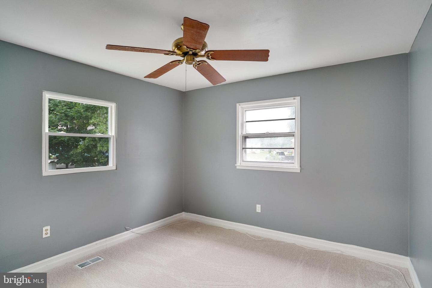 9715 FAIRMONT AVE, MANASSAS, Virginia 20109, 4 Bedrooms Bedrooms, ,2 BathroomsBathrooms,Residential,For sale,9715 FAIRMONT AVE,VAPW2095936 MLS # VAPW2095936