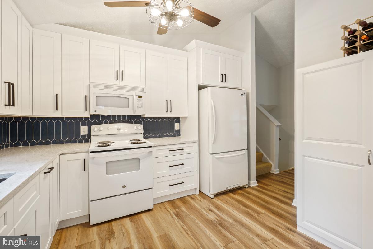111 SUE ANN CT, STERLING, Virginia 20164, 3 Bedrooms Bedrooms, ,2 BathroomsBathrooms,Residential,For sale,111 SUE ANN CT,VALO2098572 MLS # VALO2098572