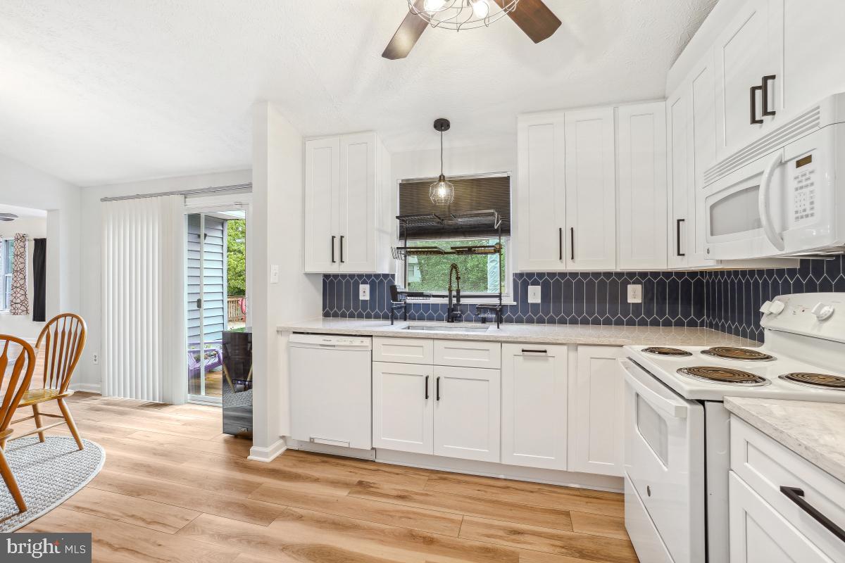 111 SUE ANN CT, STERLING, Virginia 20164, 3 Bedrooms Bedrooms, ,2 BathroomsBathrooms,Residential,For sale,111 SUE ANN CT,VALO2098572 MLS # VALO2098572