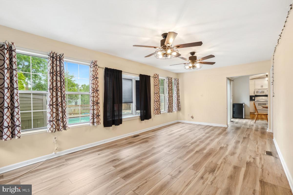111 SUE ANN CT, STERLING, Virginia 20164, 3 Bedrooms Bedrooms, ,2 BathroomsBathrooms,Residential,For sale,111 SUE ANN CT,VALO2098572 MLS # VALO2098572