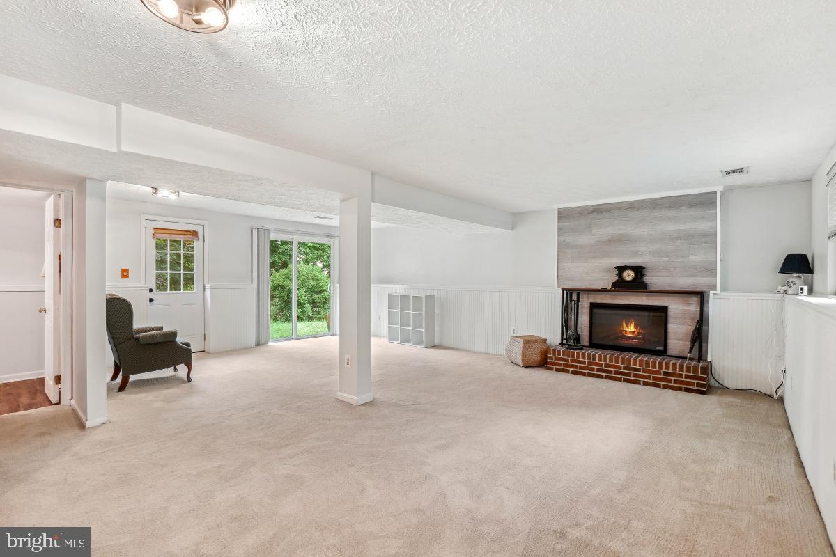 111 SUE ANN CT, STERLING, Virginia 20164, 3 Bedrooms Bedrooms, ,2 BathroomsBathrooms,Residential,For sale,111 SUE ANN CT,VALO2098572 MLS # VALO2098572