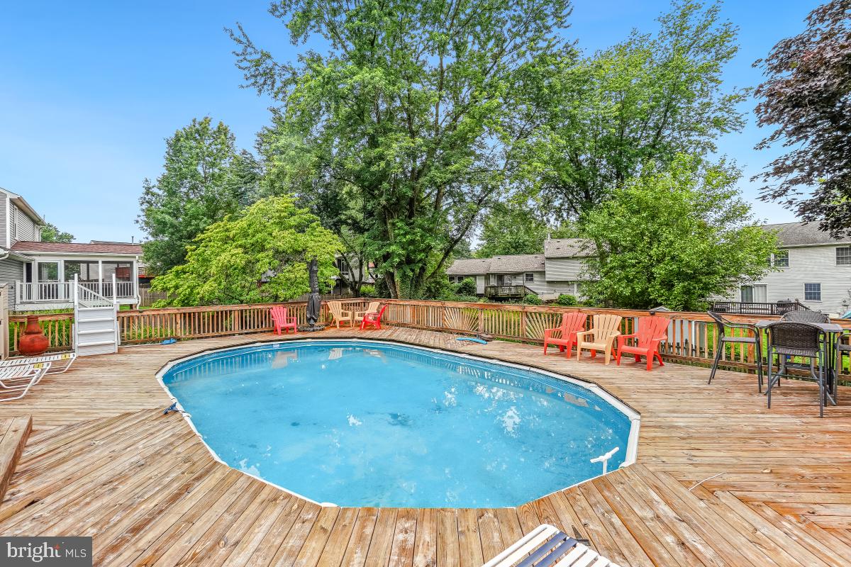 111 SUE ANN CT, STERLING, Virginia 20164, 3 Bedrooms Bedrooms, ,2 BathroomsBathrooms,Residential,For sale,111 SUE ANN CT,VALO2098572 MLS # VALO2098572