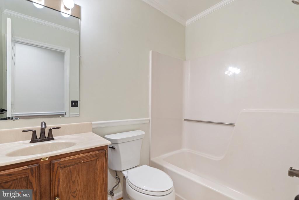 5761 WILSHIRE DR, WARRENTON, Virginia, 3 Bedrooms Bedrooms, ,2 BathroomsBathrooms,Residential,5761 WILSHIRE DR,VAFQ2016984 MLS # VAFQ2016984