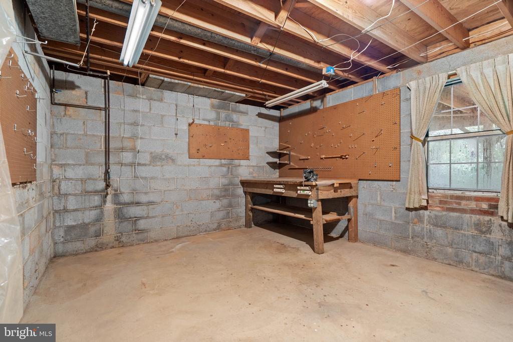 5761 WILSHIRE DR, WARRENTON, Virginia, 3 Bedrooms Bedrooms, ,2 BathroomsBathrooms,Residential,5761 WILSHIRE DR,VAFQ2016984 MLS # VAFQ2016984