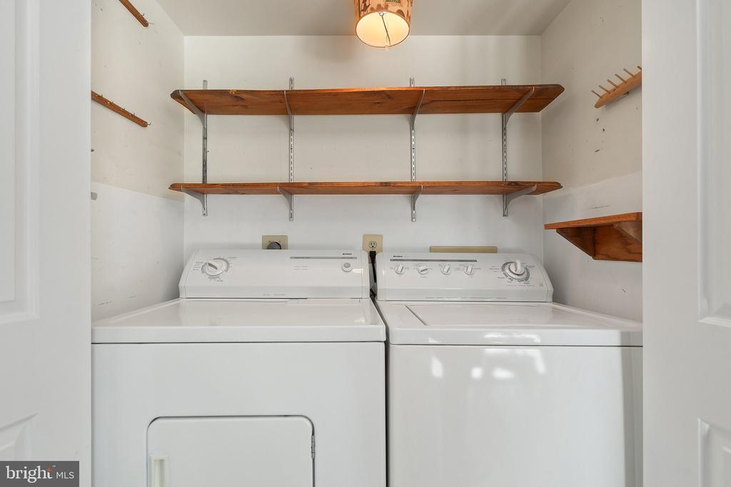5761 WILSHIRE DR, WARRENTON, Virginia, 3 Bedrooms Bedrooms, ,2 BathroomsBathrooms,Residential,5761 WILSHIRE DR,VAFQ2016984 MLS # VAFQ2016984