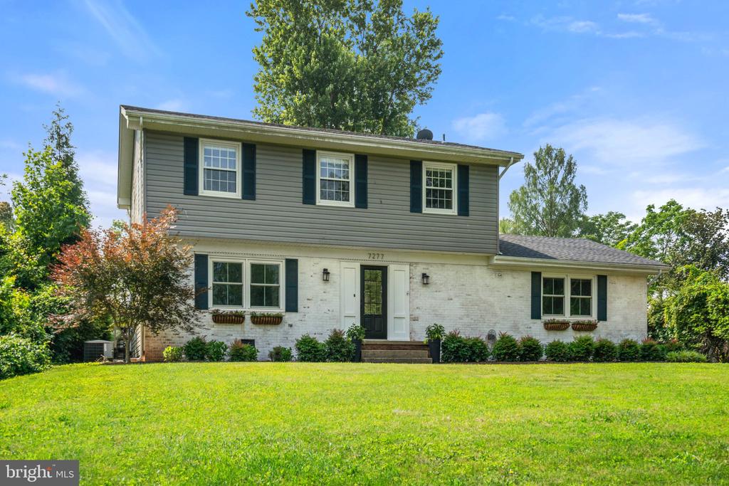 7277 MOSBY DR, WARRENTON, Virginia, 5 Bedrooms Bedrooms, ,3 BathroomsBathrooms,Residential,7277 MOSBY DR,VAFQ2017106 MLS # VAFQ2017106