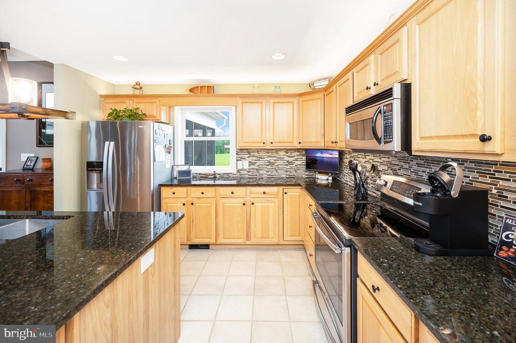 6833 LAKE POINTE DR, MINERAL, Virginia 23117, 3 Bedrooms Bedrooms, ,3 BathroomsBathrooms,Residential,6833 LAKE POINTE DR,VASP2034064 MLS # VASP2034064