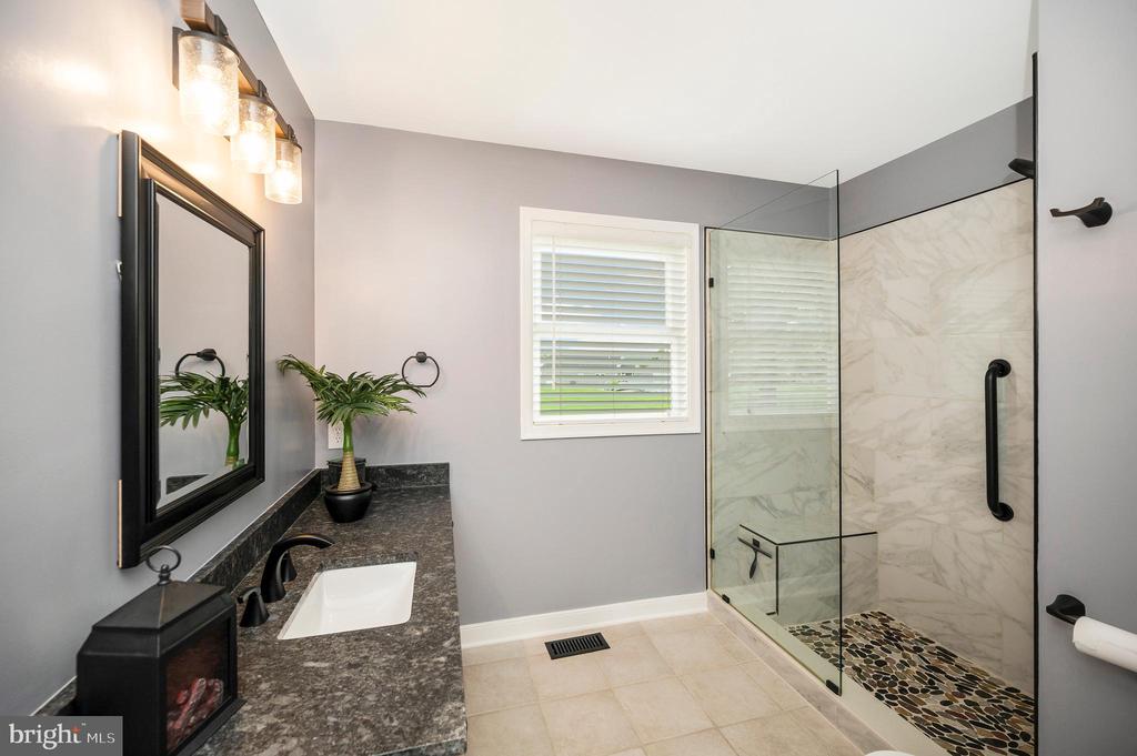 6833 LAKE POINTE DR, MINERAL, Virginia 23117, 3 Bedrooms Bedrooms, ,3 BathroomsBathrooms,Residential,6833 LAKE POINTE DR,VASP2034064 MLS # VASP2034064