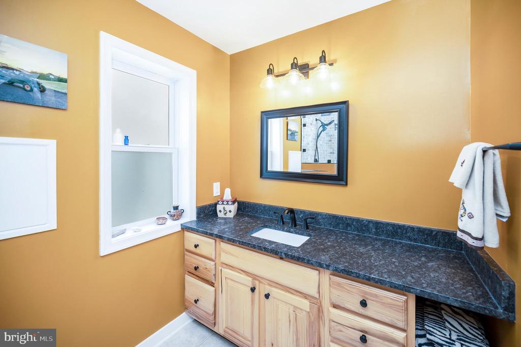 6833 LAKE POINTE DR, MINERAL, Virginia 23117, 3 Bedrooms Bedrooms, ,3 BathroomsBathrooms,Residential,6833 LAKE POINTE DR,VASP2034064 MLS # VASP2034064