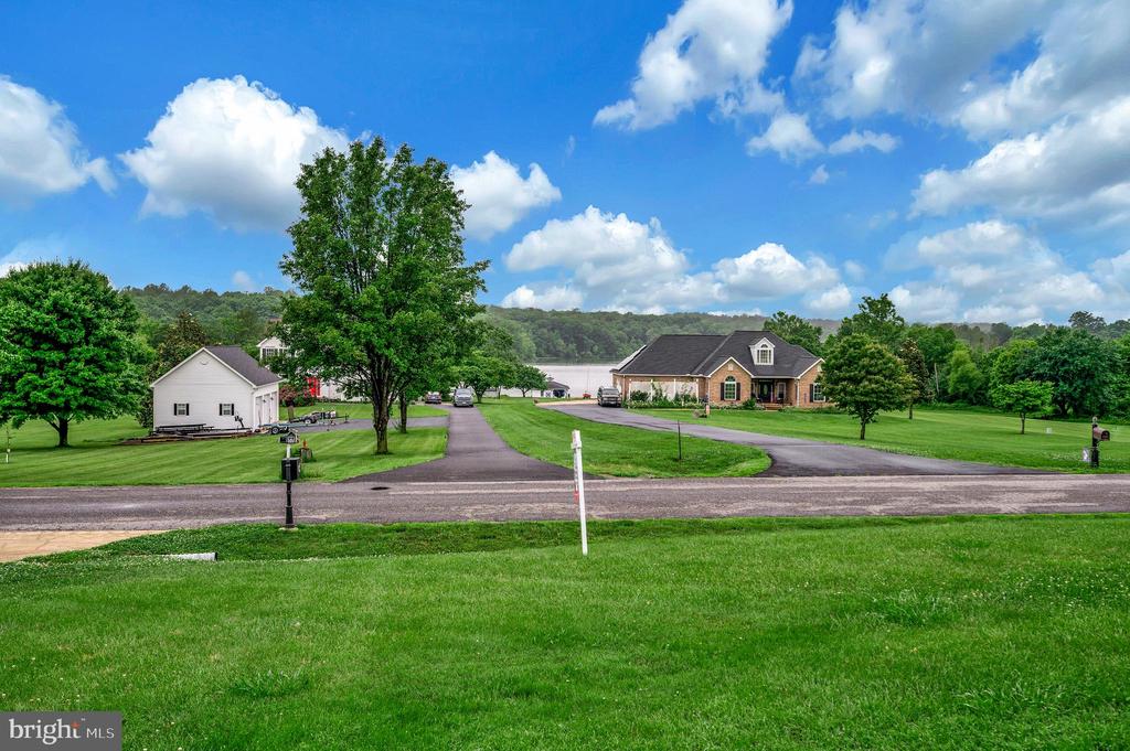 6833 LAKE POINTE DR, MINERAL, Virginia 23117, 3 Bedrooms Bedrooms, ,3 BathroomsBathrooms,Residential,6833 LAKE POINTE DR,VASP2034064 MLS # VASP2034064