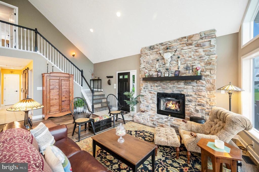 6833 LAKE POINTE DR, MINERAL, Virginia 23117, 3 Bedrooms Bedrooms, ,3 BathroomsBathrooms,Residential,6833 LAKE POINTE DR,VASP2034064 MLS # VASP2034064