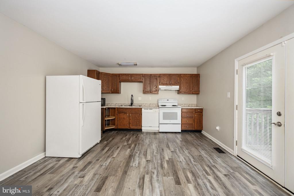 5122 REDBUD RD, FREDERICKSBURG, Virginia 22407, 3 Bedrooms Bedrooms, ,2 BathroomsBathrooms,Residential,BREEZEWOOD,5122 REDBUD RD,VASP2034014 MLS # VASP2034014