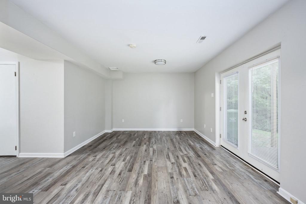 5122 REDBUD RD, FREDERICKSBURG, Virginia 22407, 3 Bedrooms Bedrooms, ,2 BathroomsBathrooms,Residential,BREEZEWOOD,5122 REDBUD RD,VASP2034014 MLS # VASP2034014