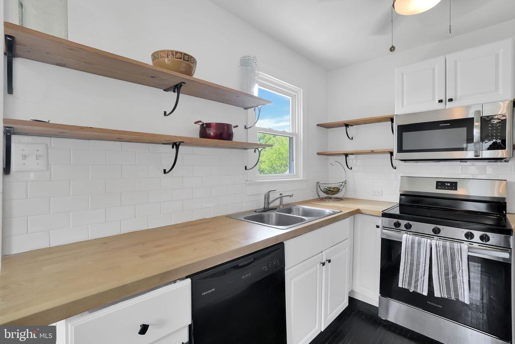 316 WAYLAND RD, CULPEPER, Virginia 22701, 3 Bedrooms Bedrooms, ,2 BathroomsBathrooms,Residential,316 WAYLAND RD,VACU2010814 MLS # VACU2010814