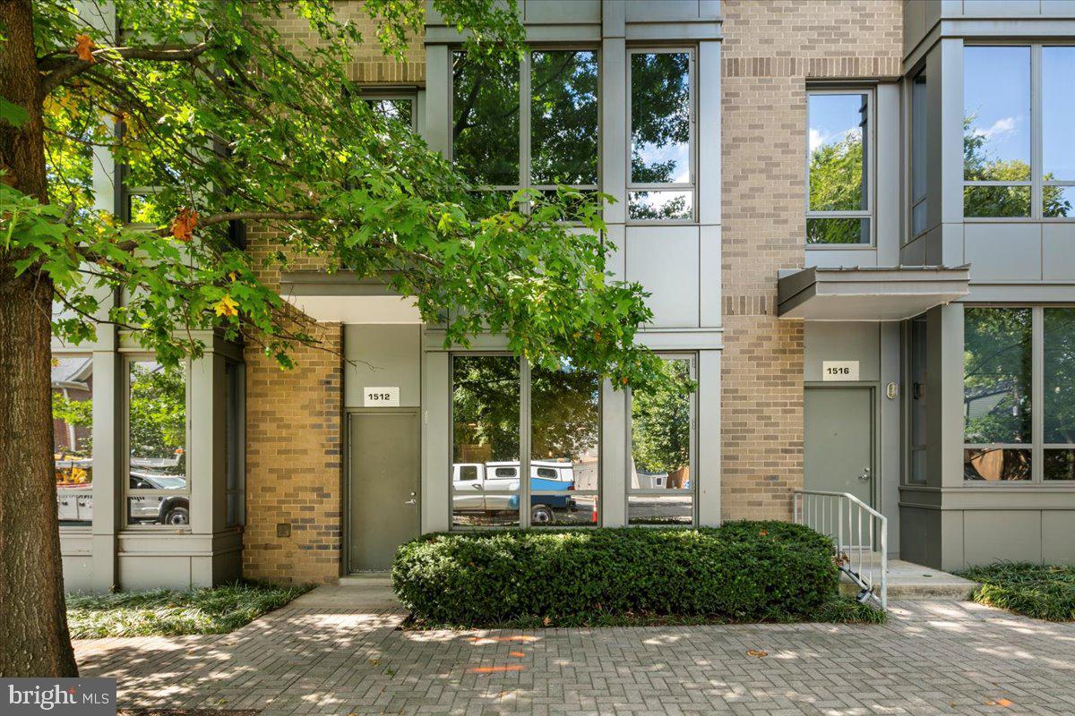1512 N SCOTT ST #TH-4, ARLINGTON, Virginia 22209, 3 Bedrooms Bedrooms, ,1 BathroomBathrooms,Residential,For sale,1512 N SCOTT ST #TH-4,VAAR2059014 MLS # VAAR2059014