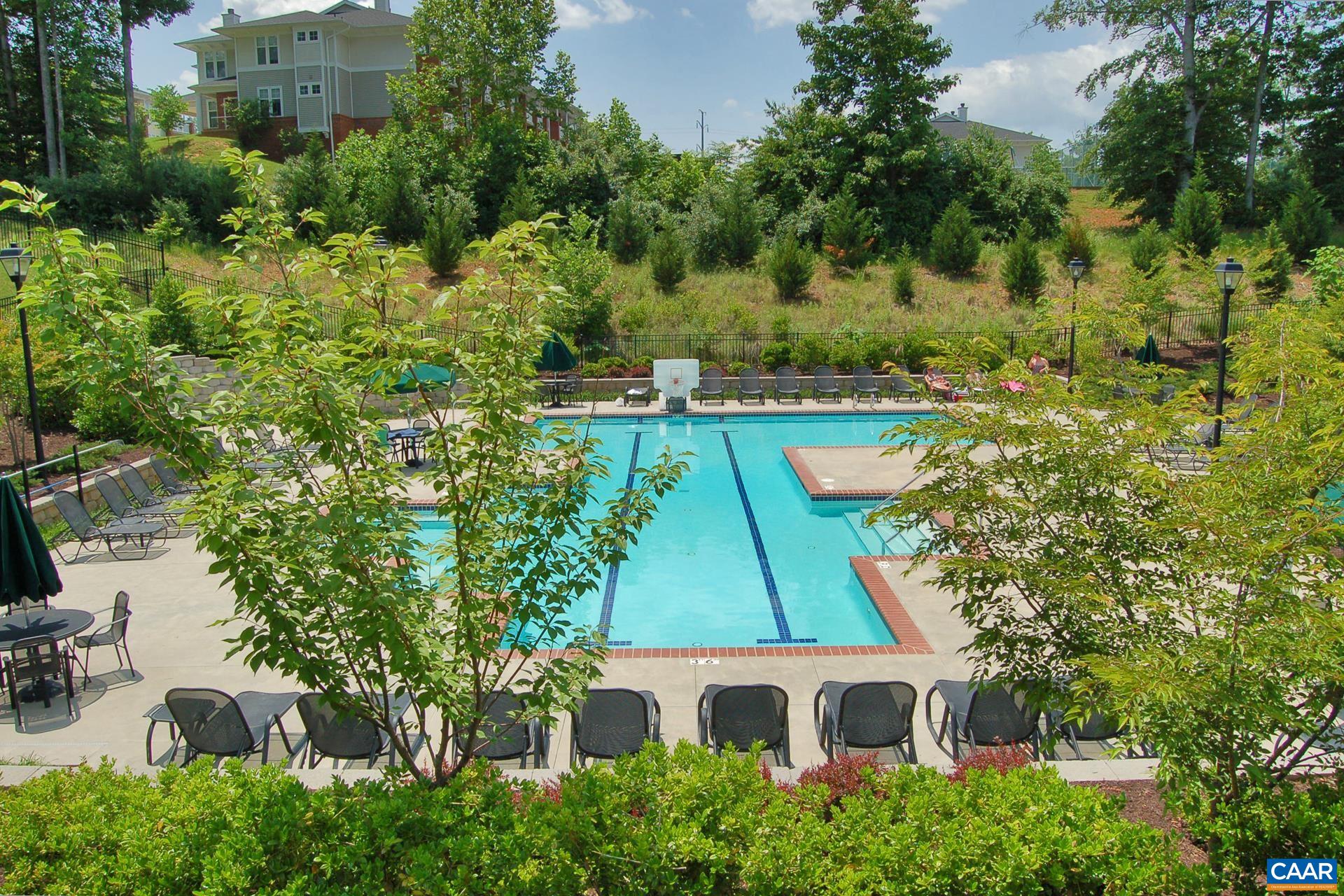 Picnic and grilling areas nearby