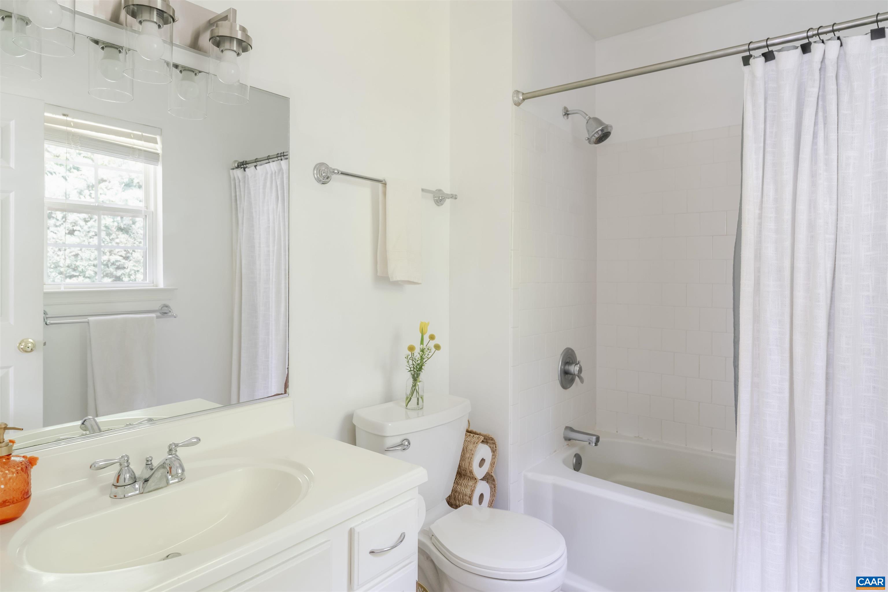 1470 WILLOW LAKE DR, CHARLOTTESVILLE, Virginia 22902, 3 Bedrooms Bedrooms, ,2 BathroomsBathrooms,Residential,1470 WILLOW LAKE DR,665940 MLS # 665940