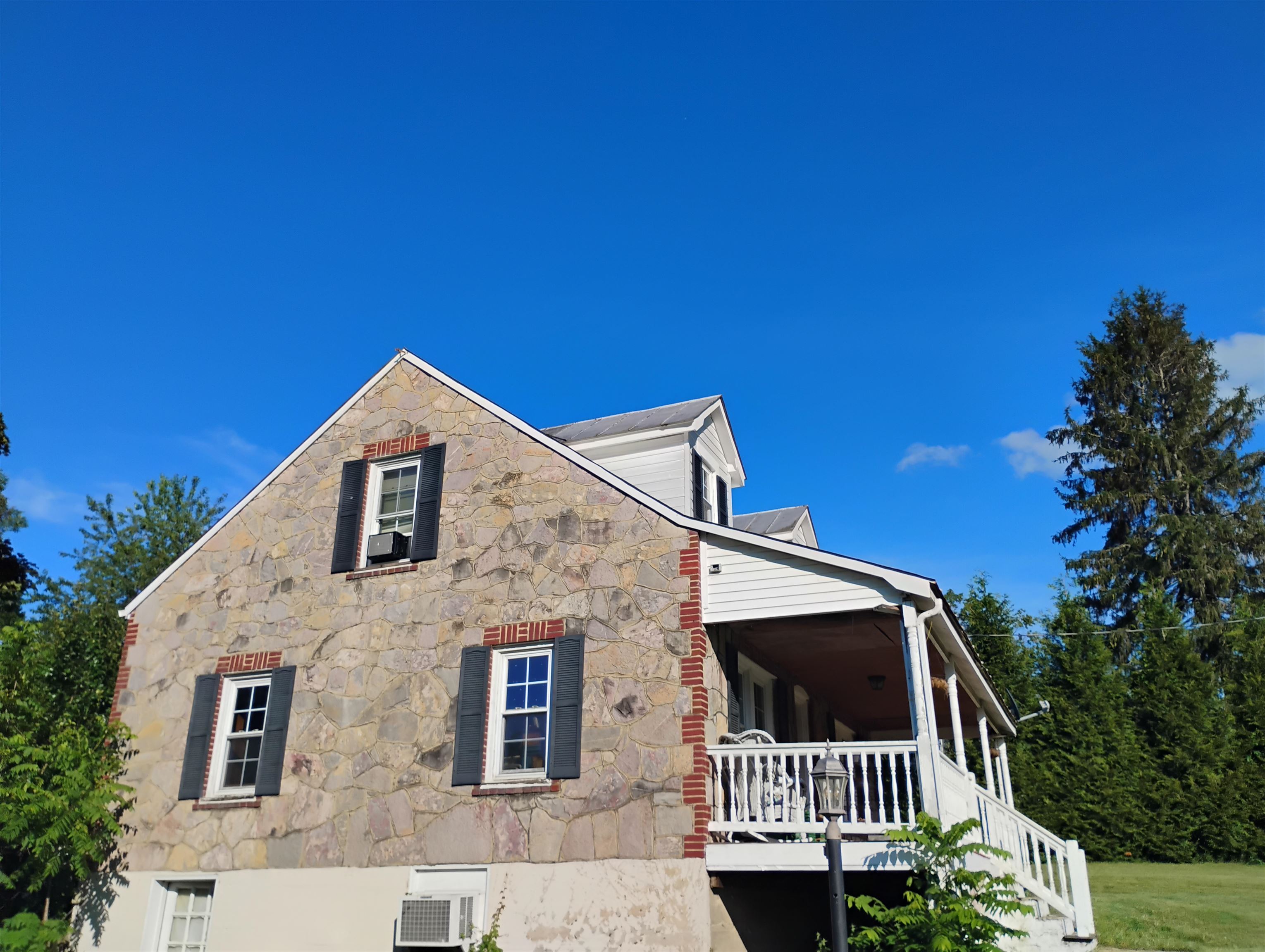 80 HOWARDSVILLE TPKE, STUARTS DRAFT, Virginia 24477, 3 Bedrooms Bedrooms, ,1 BathroomBathrooms,Residential,80 HOWARDSVILLE TPKE,665945 MLS # 665945