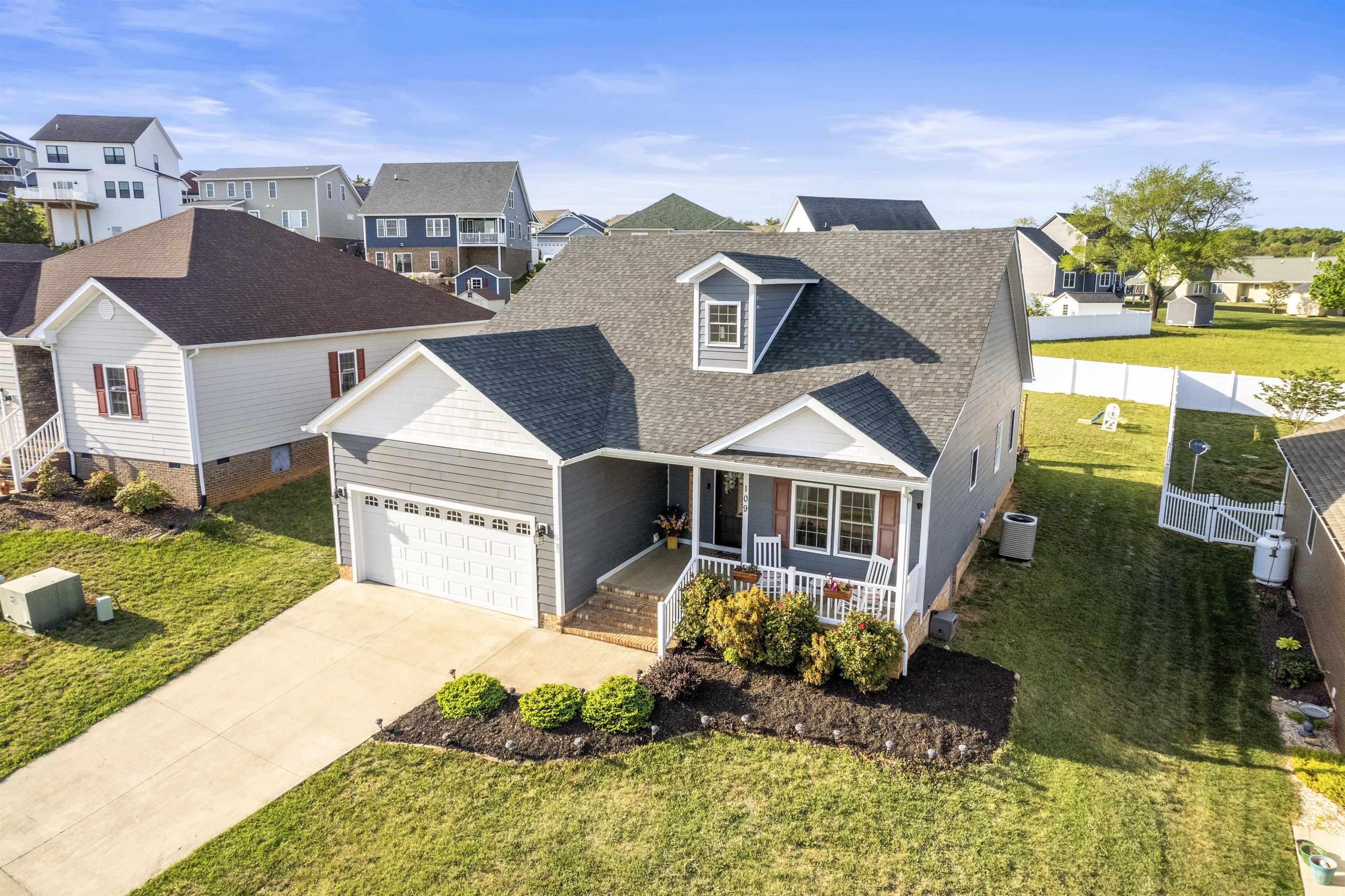 109 BEAUREGARD DR, STAUNTON, Virginia 24401, 3 Bedrooms Bedrooms, ,2 BathroomsBathrooms,Residential,109 BEAUREGARD DR,665946 MLS # 665946