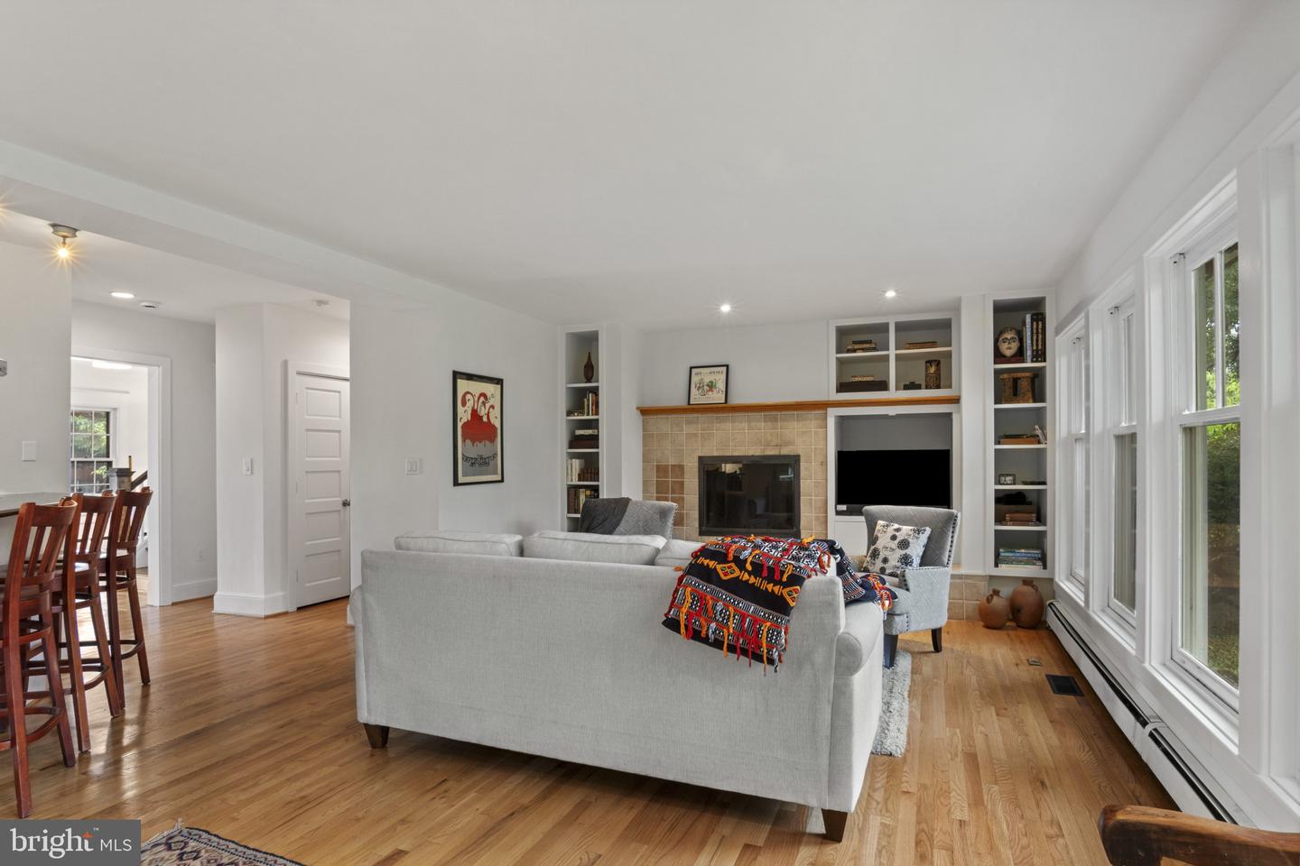 20 E BELLEFONTE AVE, ALEXANDRIA, Virginia 22301, 4 Bedrooms Bedrooms, ,2 BathroomsBathrooms,Residential,For sale,20 E BELLEFONTE AVE,VAAX2046564 MLS # VAAX2046564