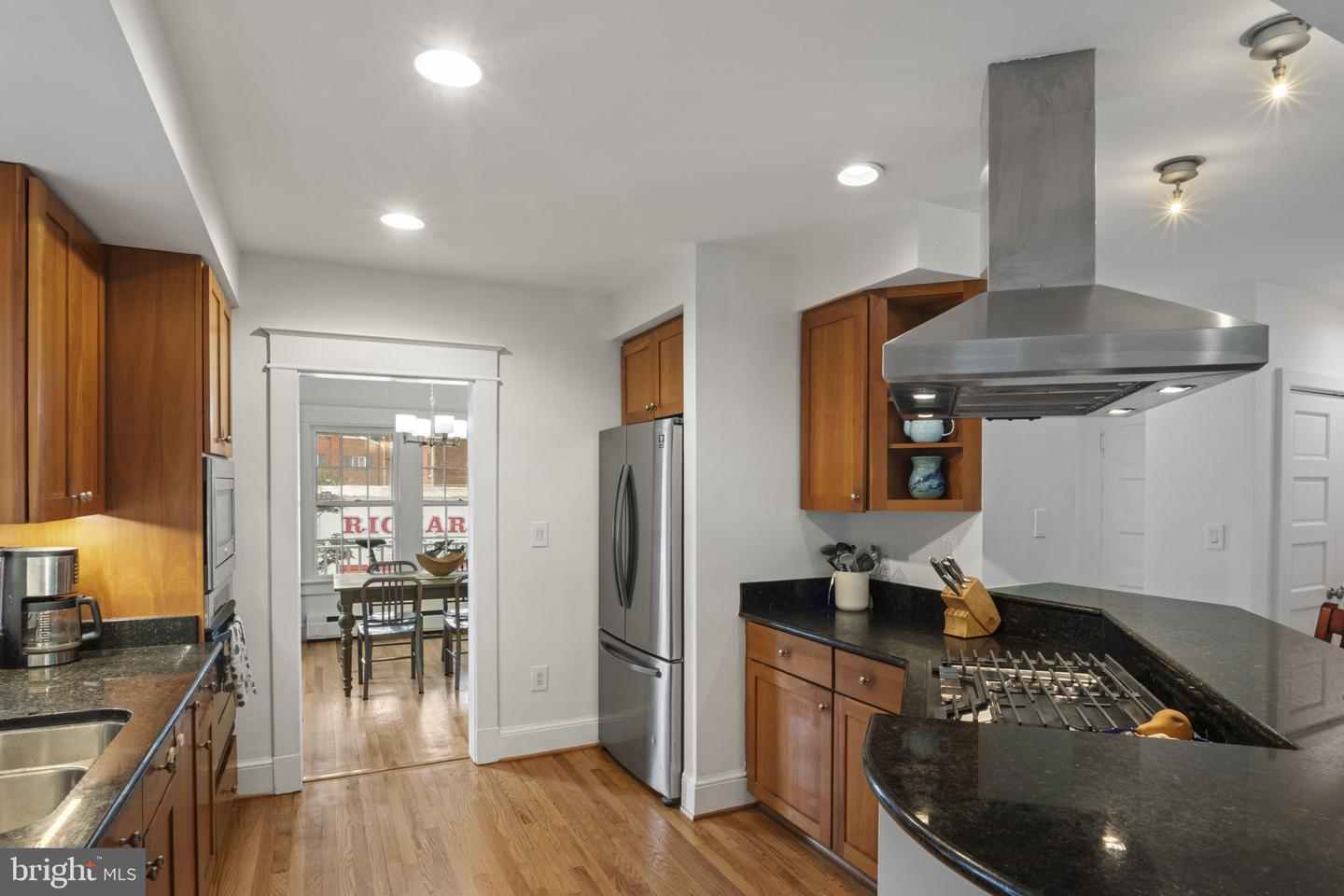 20 E BELLEFONTE AVE, ALEXANDRIA, Virginia 22301, 4 Bedrooms Bedrooms, ,2 BathroomsBathrooms,Residential,For sale,20 E BELLEFONTE AVE,VAAX2046564 MLS # VAAX2046564