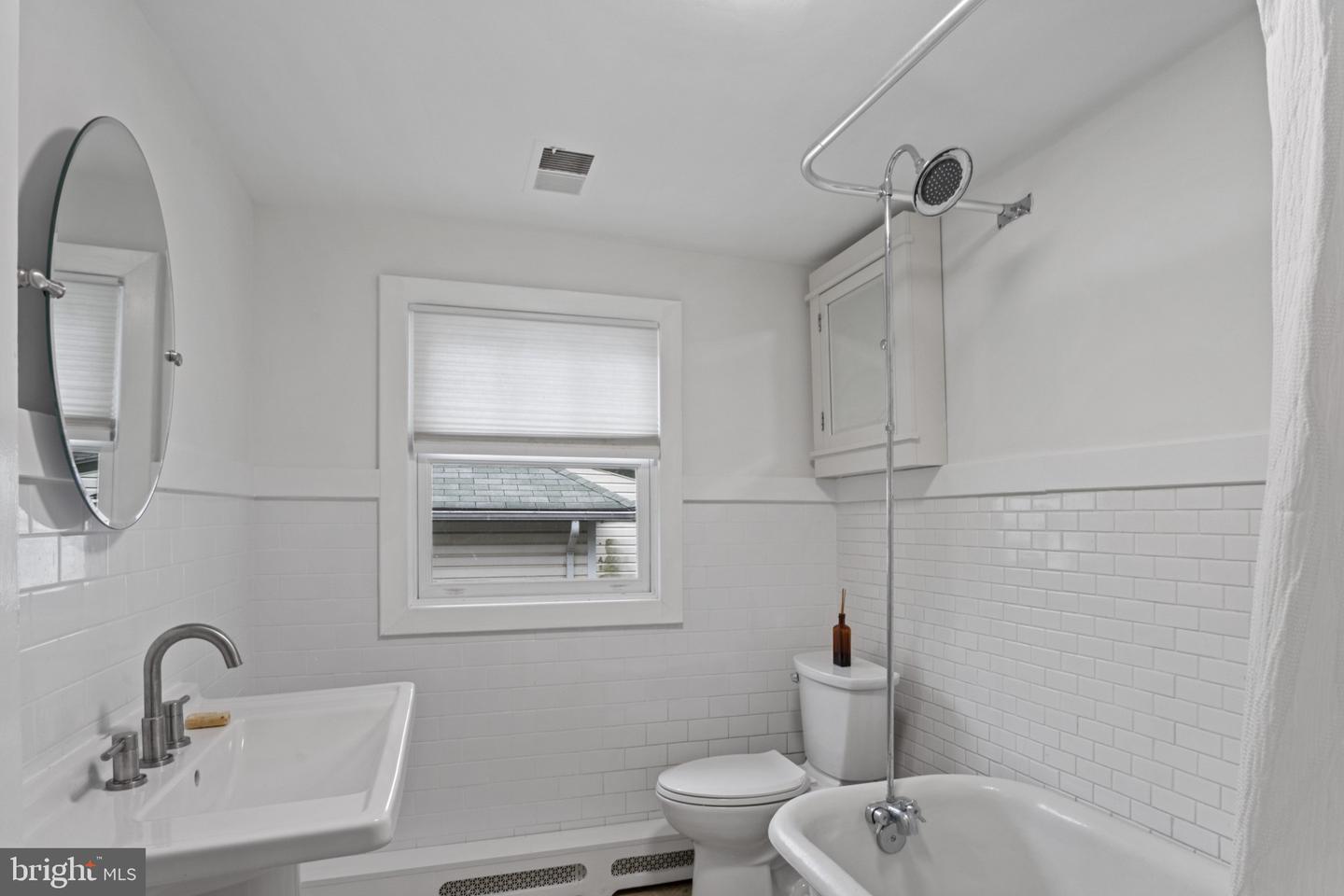 20 E BELLEFONTE AVE, ALEXANDRIA, Virginia 22301, 4 Bedrooms Bedrooms, ,2 BathroomsBathrooms,Residential,For sale,20 E BELLEFONTE AVE,VAAX2046564 MLS # VAAX2046564