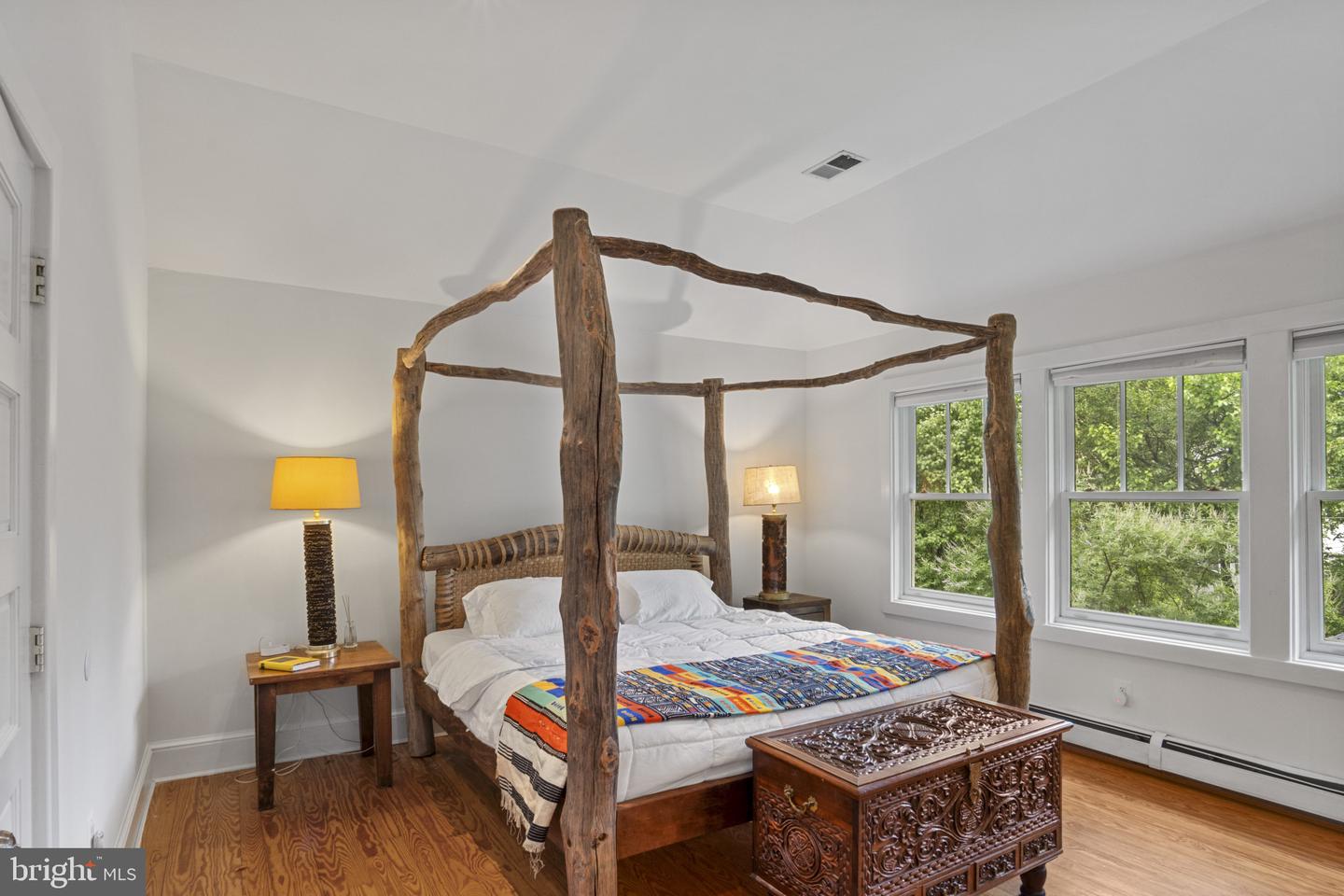20 E BELLEFONTE AVE, ALEXANDRIA, Virginia 22301, 4 Bedrooms Bedrooms, ,2 BathroomsBathrooms,Residential,For sale,20 E BELLEFONTE AVE,VAAX2046564 MLS # VAAX2046564