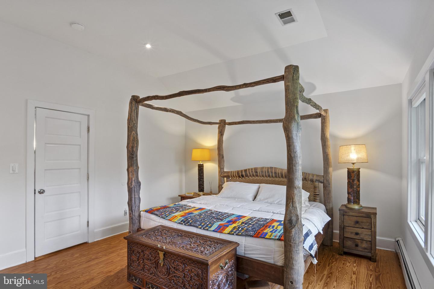 20 E BELLEFONTE AVE, ALEXANDRIA, Virginia 22301, 4 Bedrooms Bedrooms, ,2 BathroomsBathrooms,Residential,For sale,20 E BELLEFONTE AVE,VAAX2046564 MLS # VAAX2046564
