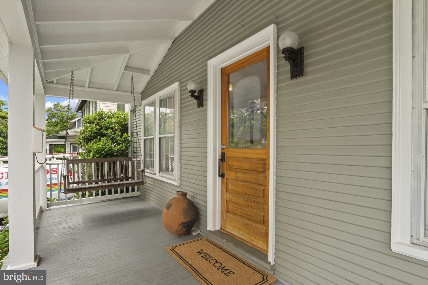 20 E BELLEFONTE AVE, ALEXANDRIA, Virginia 22301, 4 Bedrooms Bedrooms, ,2 BathroomsBathrooms,Residential,For sale,20 E BELLEFONTE AVE,VAAX2046564 MLS # VAAX2046564