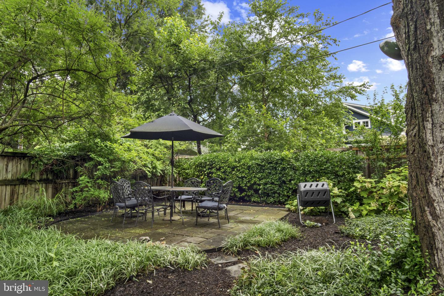 20 E BELLEFONTE AVE, ALEXANDRIA, Virginia 22301, 4 Bedrooms Bedrooms, ,2 BathroomsBathrooms,Residential,For sale,20 E BELLEFONTE AVE,VAAX2046564 MLS # VAAX2046564