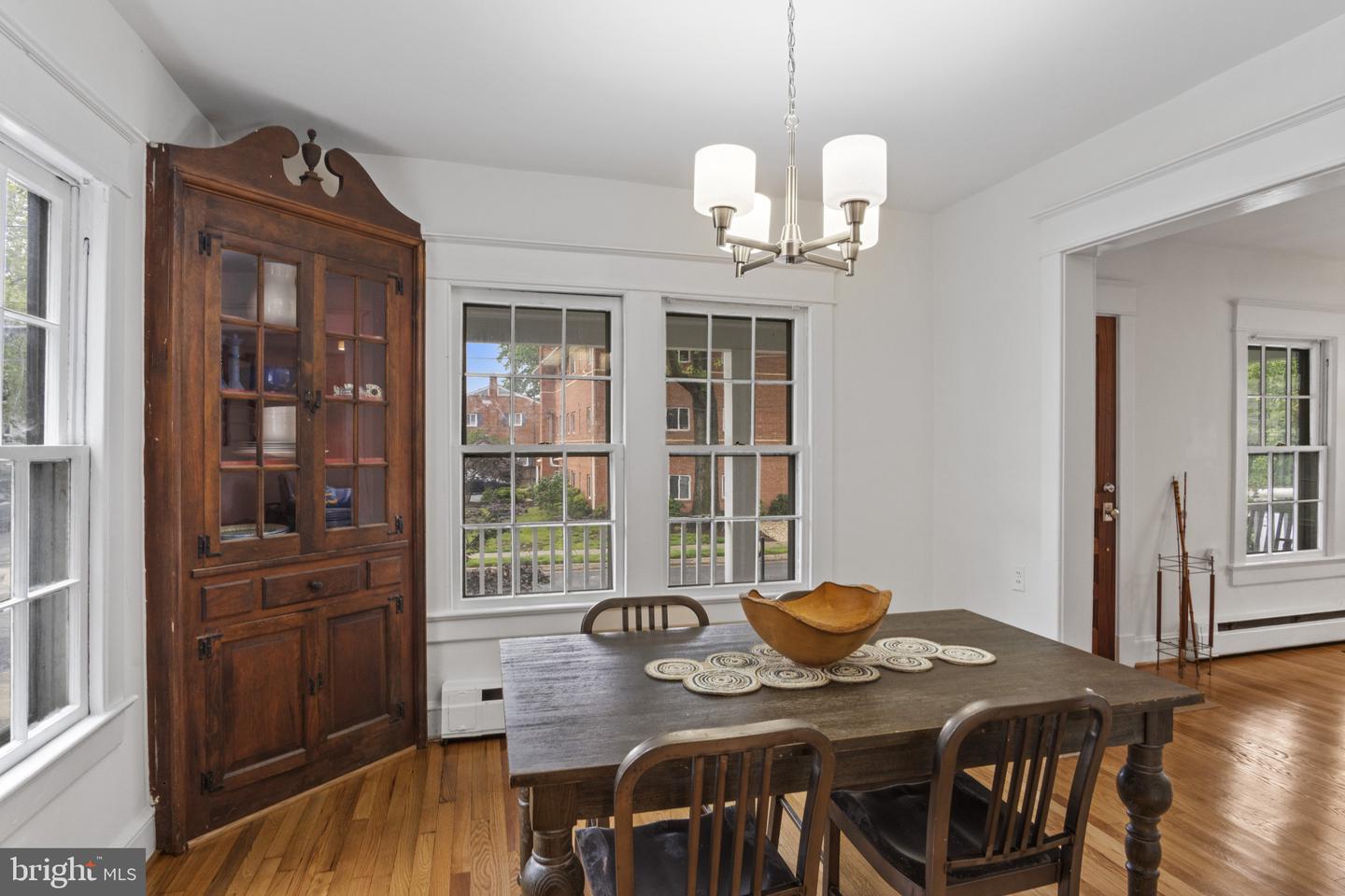 20 E BELLEFONTE AVE, ALEXANDRIA, Virginia 22301, 4 Bedrooms Bedrooms, ,2 BathroomsBathrooms,Residential,For sale,20 E BELLEFONTE AVE,VAAX2046564 MLS # VAAX2046564