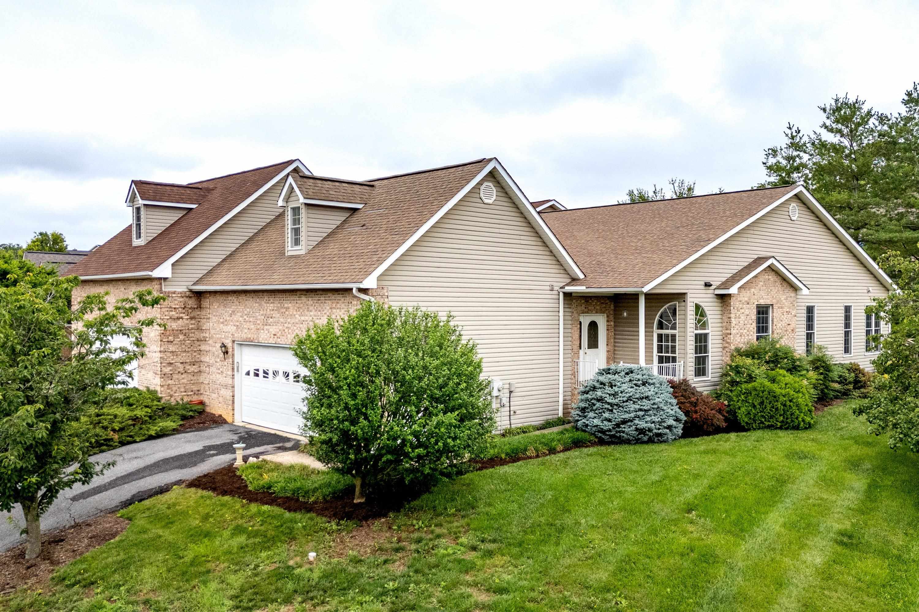 2100 LAKE TERRACE DR, HARRISONBURG, Virginia 22802, 3 Bedrooms Bedrooms, ,2 BathroomsBathrooms,Residential,2100 LAKE TERRACE DR,665947 MLS # 665947