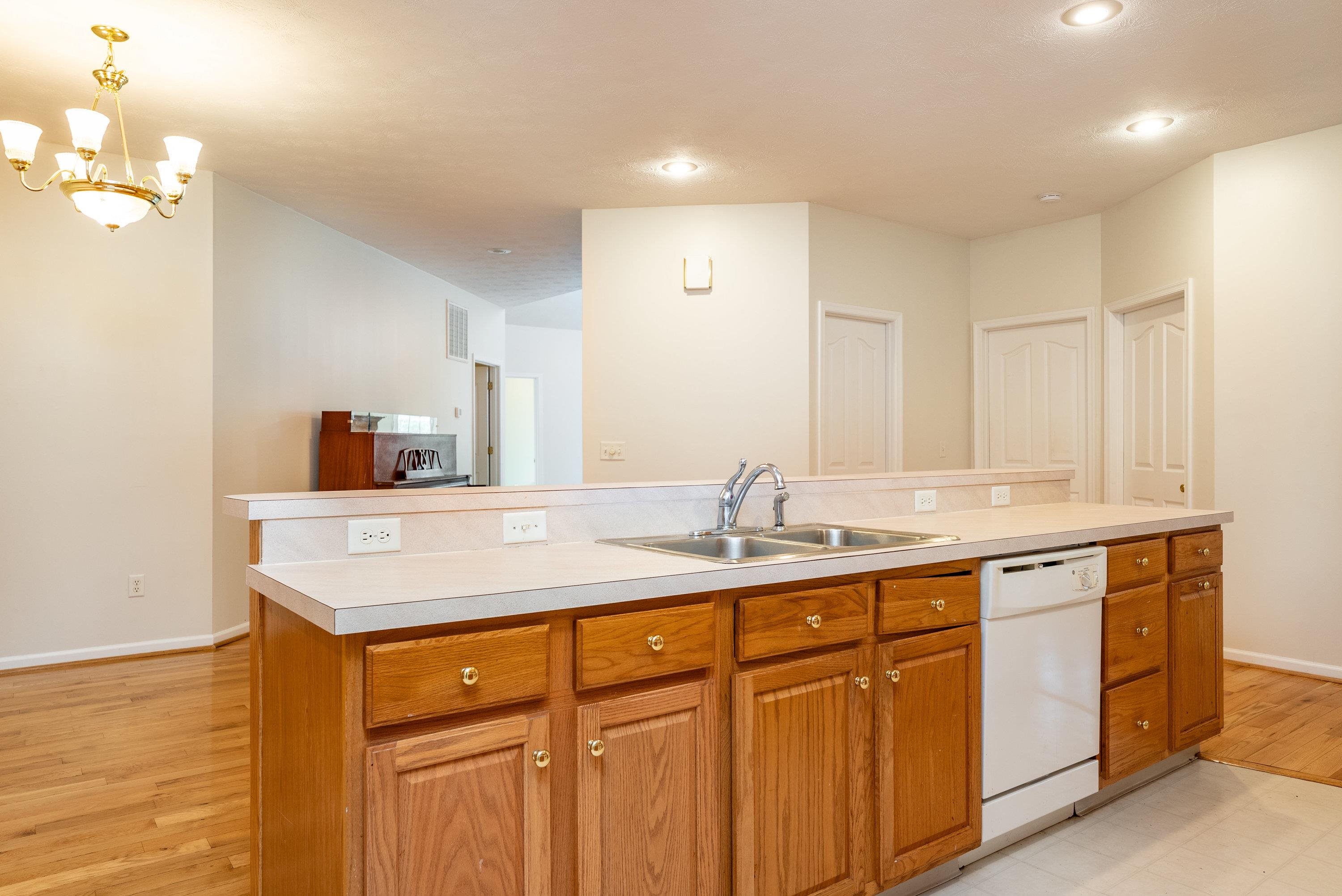 2100 LAKE TERRACE DR, HARRISONBURG, Virginia 22802, 3 Bedrooms Bedrooms, ,2 BathroomsBathrooms,Residential,2100 LAKE TERRACE DR,665947 MLS # 665947