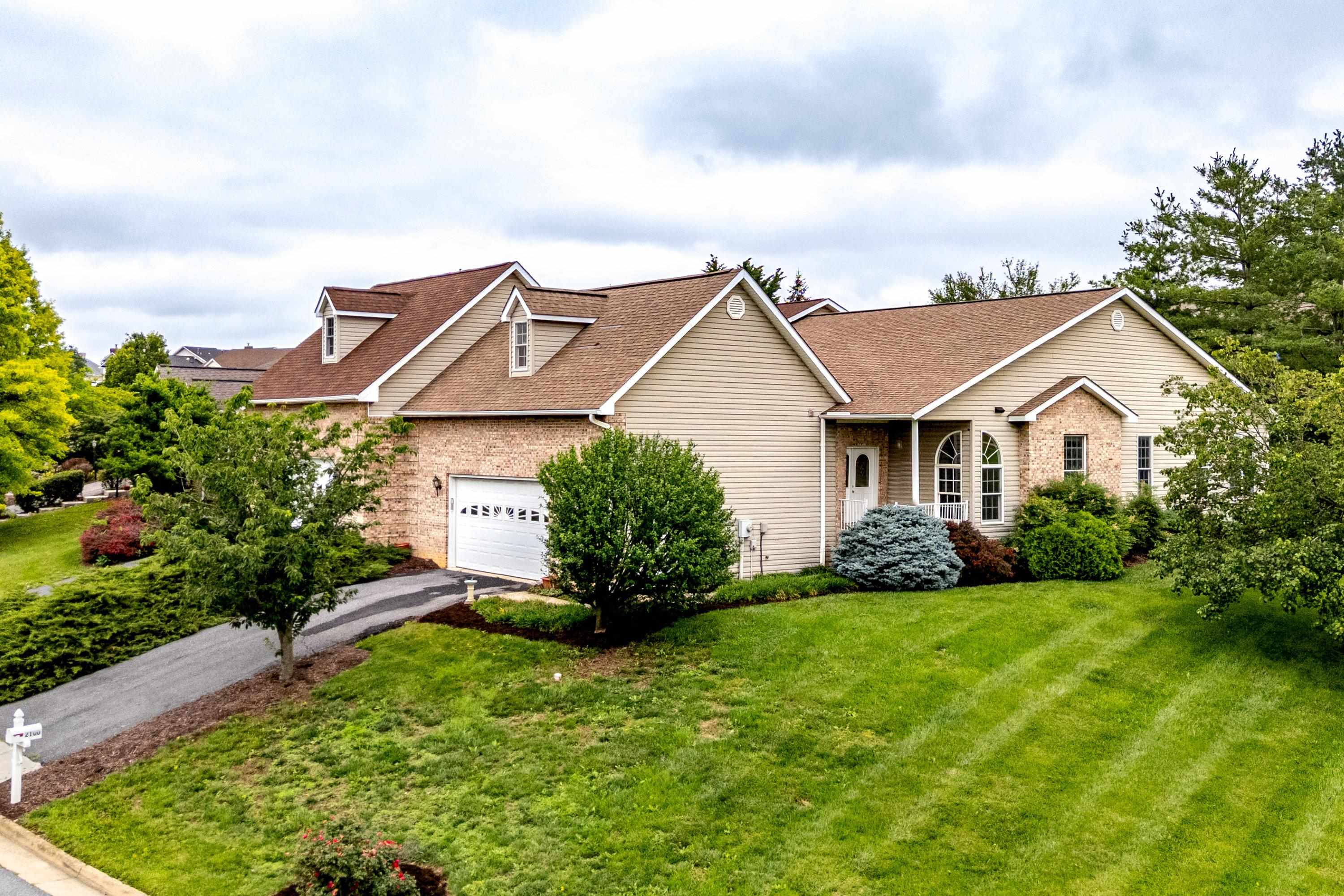 2100 LAKE TERRACE DR, HARRISONBURG, Virginia 22802, 3 Bedrooms Bedrooms, ,2 BathroomsBathrooms,Residential,2100 LAKE TERRACE DR,665947 MLS # 665947